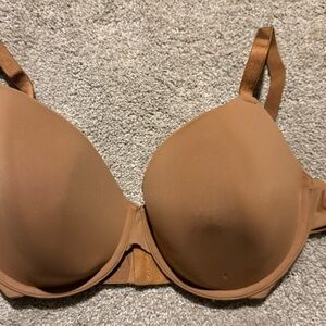 Women's Auden Tshirt bra 38DD